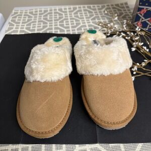 Minnetonka Carefree Scuff Tan Suede Faux Fur Trim Mules size 8M NEW Womens